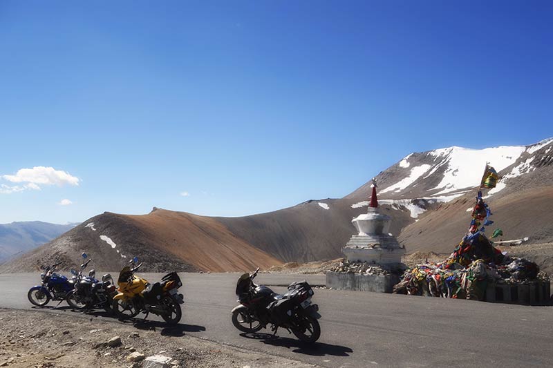 Motorcycles at Taglang La